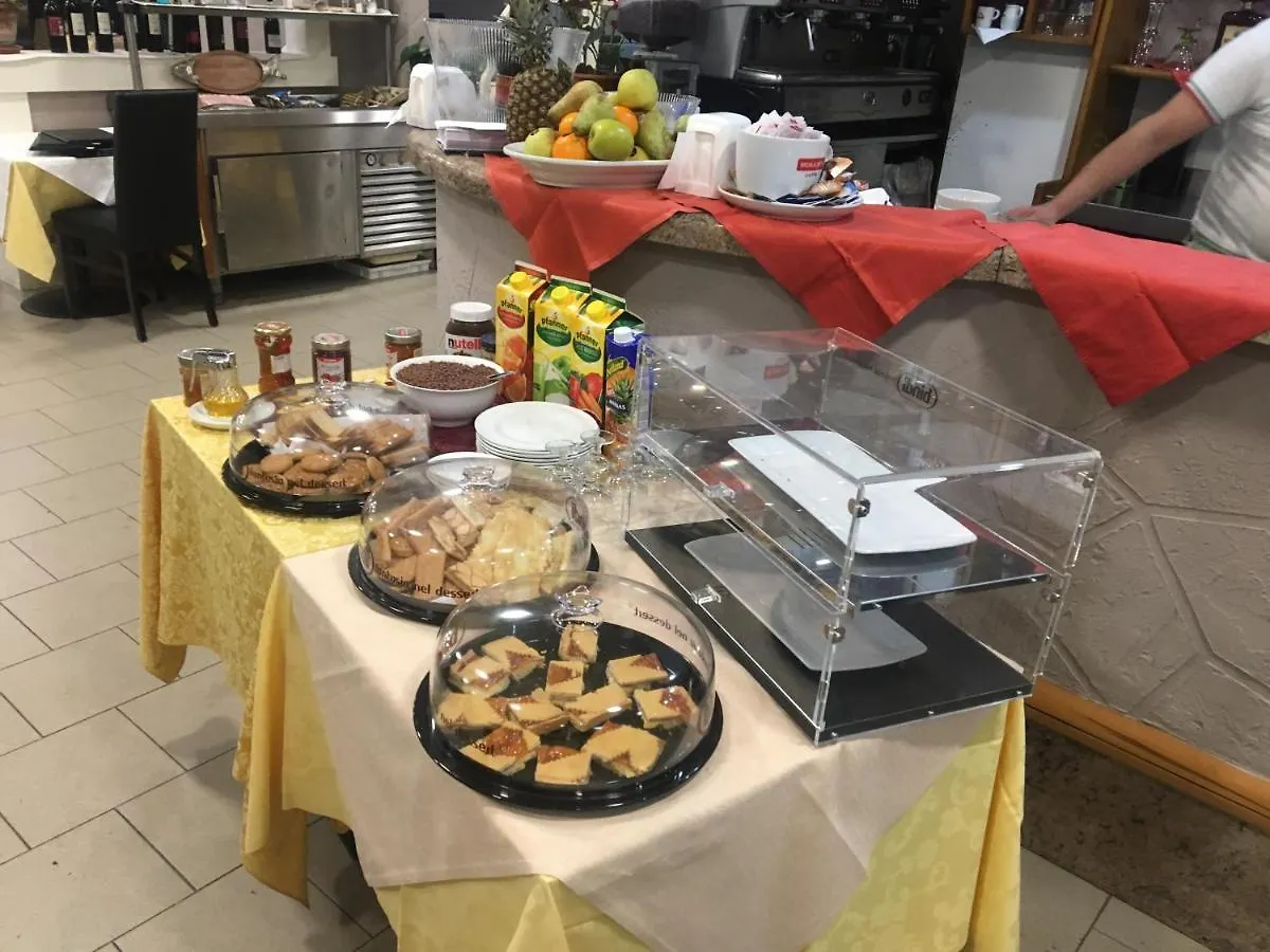 Hotel Ristorante Il Calipso By Mago Robecchetto con Induno